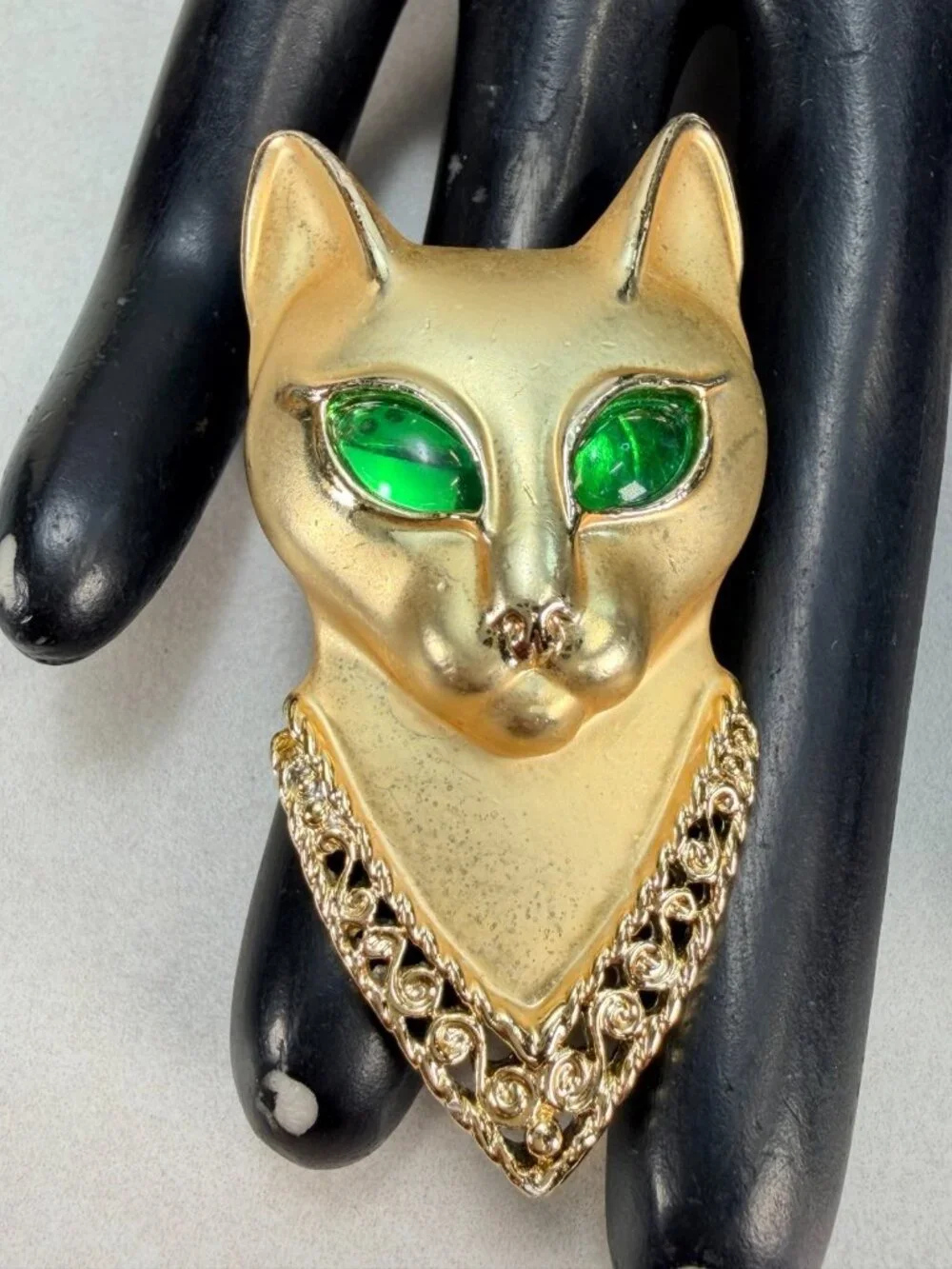 Vintage AJC Egyptian Cat Brooch Pin Green Colored Eyes Matte Gold Tone Signed